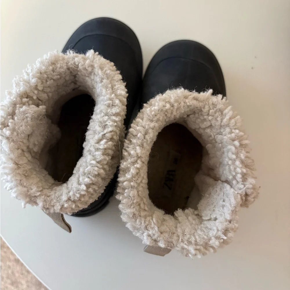 Zara Black Kids Boots with Cream Lining